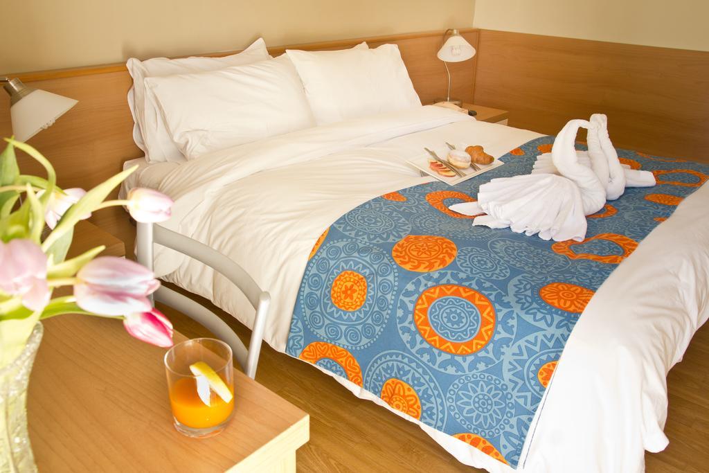Hotel La Fenice Lignano Sabbiadoro Quarto foto